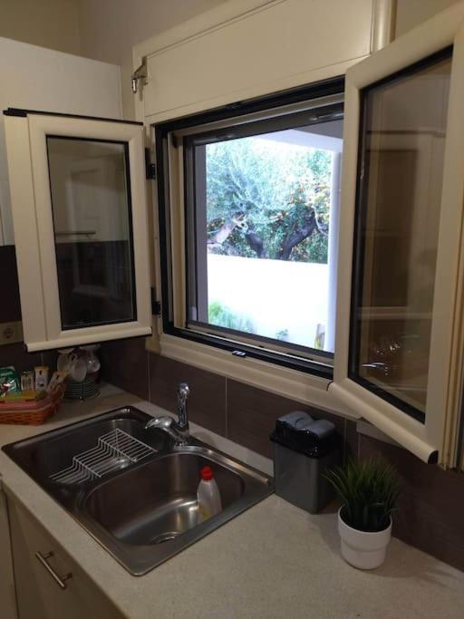 Kalamata Beach Maizonette Ground Floor And Semi-Basement With Yard 외부 사진
