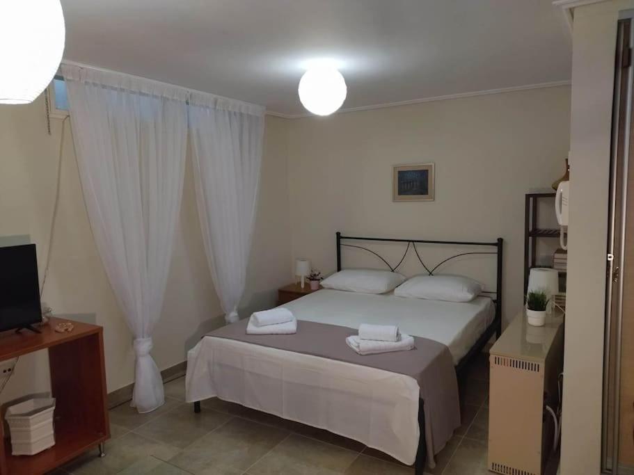Kalamata Beach Maizonette Ground Floor And Semi-Basement With Yard 외부 사진