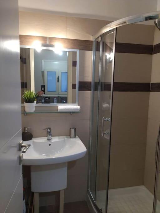 Kalamata Beach Maizonette Ground Floor And Semi-Basement With Yard 외부 사진