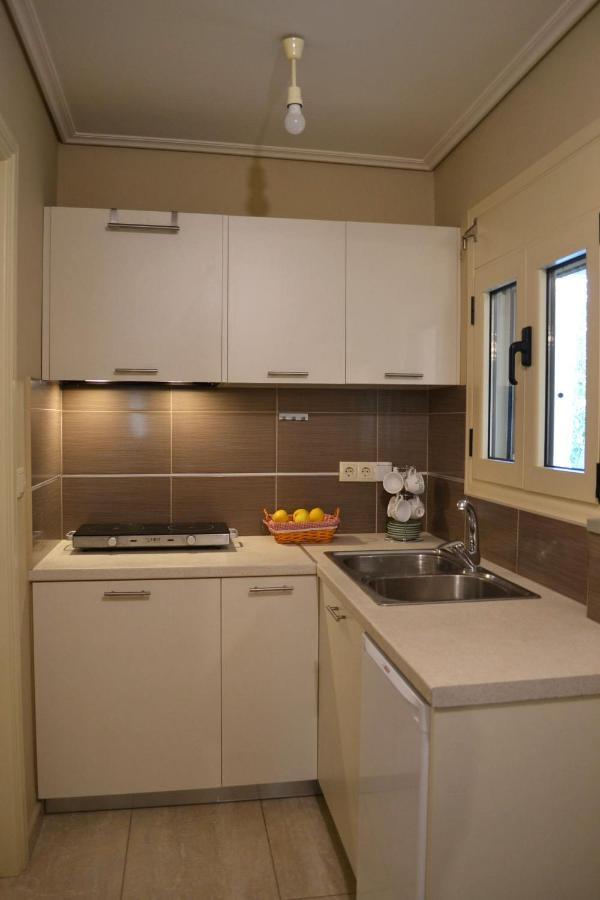 Kalamata Beach Maizonette Ground Floor And Semi-Basement With Yard 외부 사진